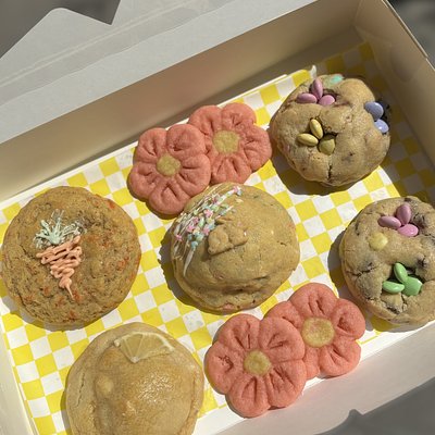 Easter Cookie Box Of 8🍪🐰🥕🍋  
