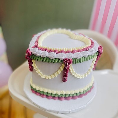 6in, 3 Layer Heart Cake