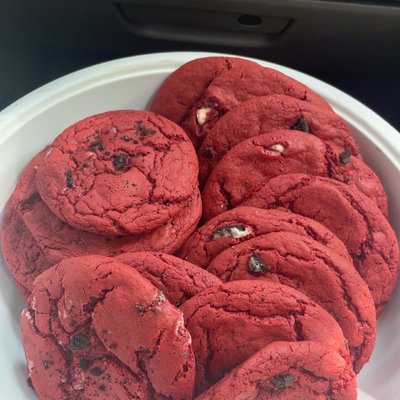 Red Velvet Oreo Chunk Cookie
