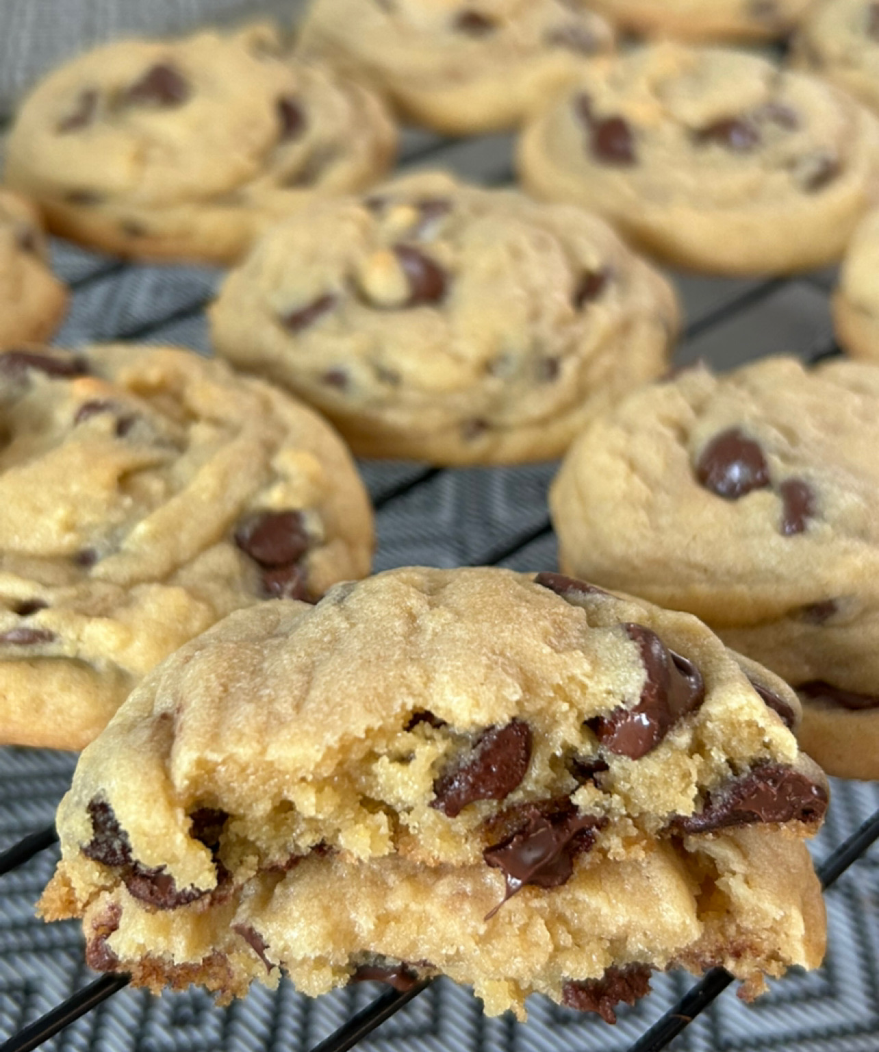 Soft Baked Chocolate Chip Cookies 