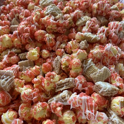 Strawberry Crunch Popcorn 