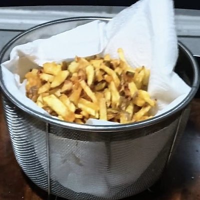 Hand Cut Fresh Seasoned Fries
