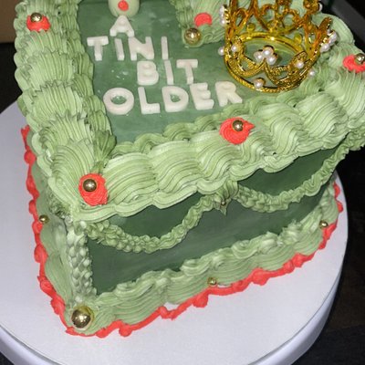 8 Inch Heart Cake
