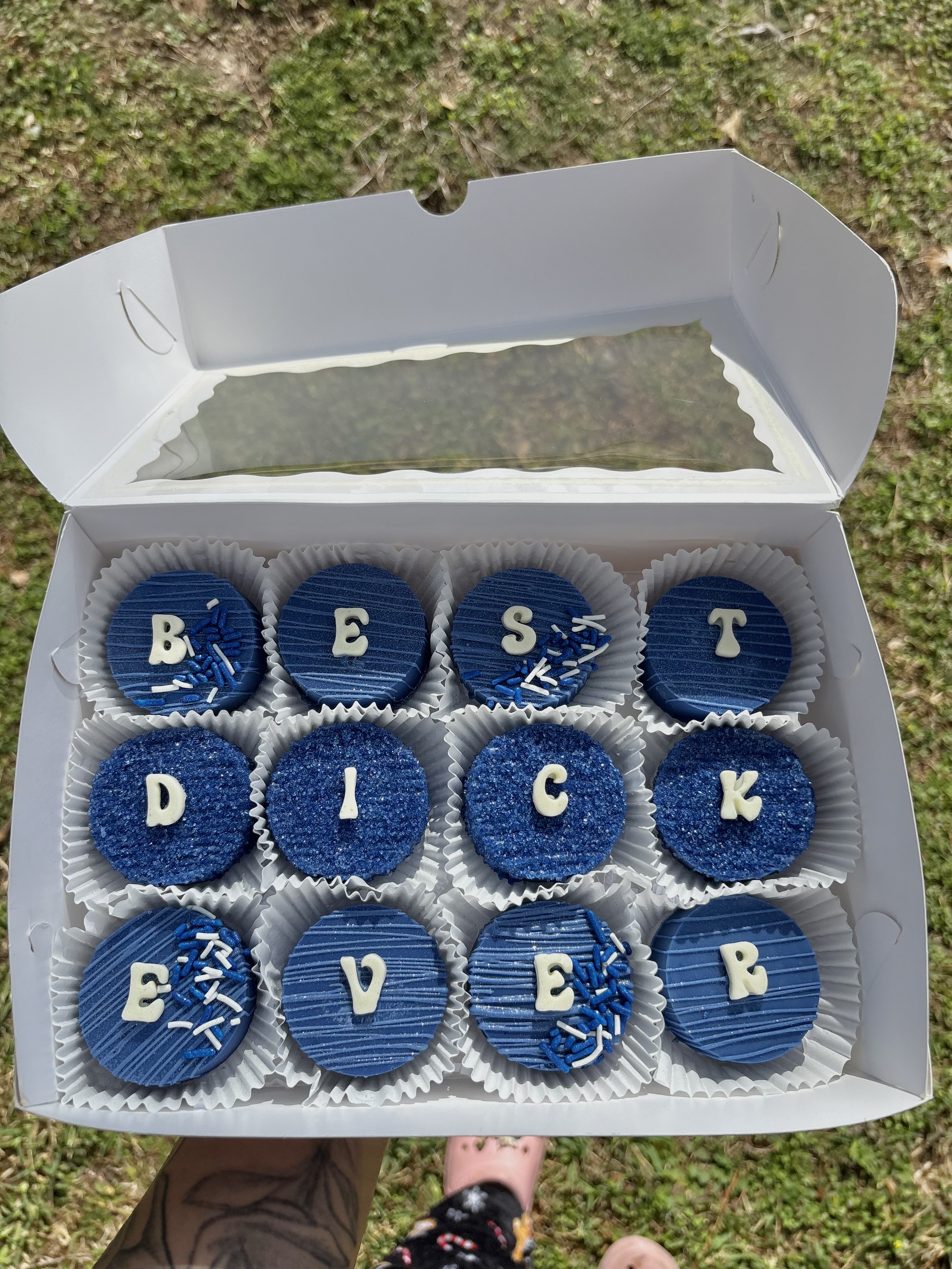 12 Custom Oreos