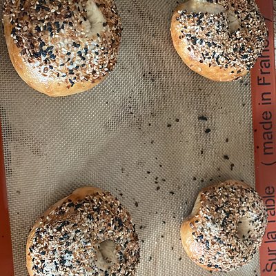 Everything bagels (8 Bagels)