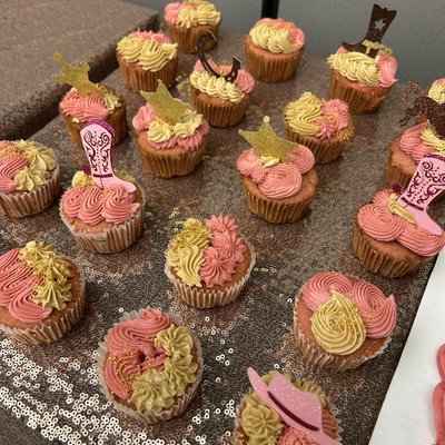 Dozen Custom Cupcakes 