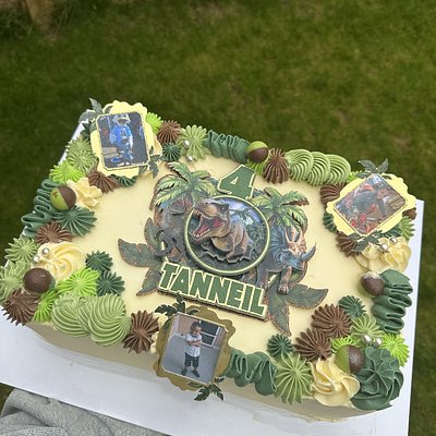 Double sheet cake 