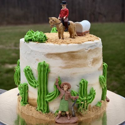 Custom 3 Layer 8” Vanilla Round Cake