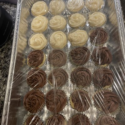Vanilla Cupcakes With Frosting Of Your Choice 