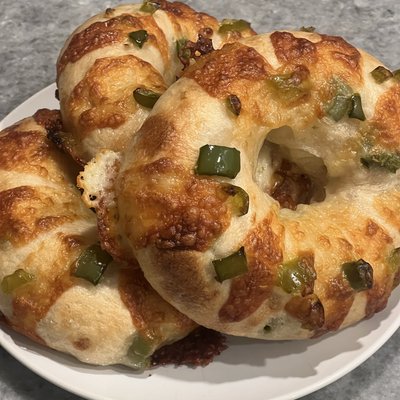 Jalapeño & Cheddar Bagels