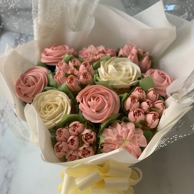 12 Jumbo Cupcake Bouquets 