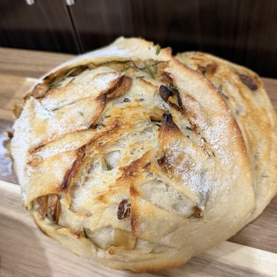 Roasted Garlic & Rosemary Loaf