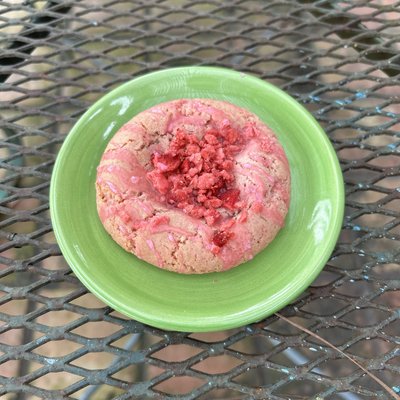 Strawberry Crunch Cookies
