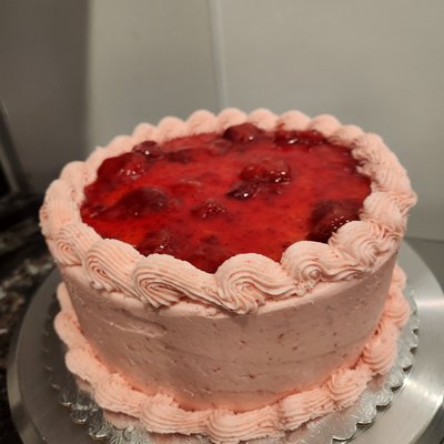 8 In 2 layer cake (Specify Flavor Of Cake/Frosting/Shape)