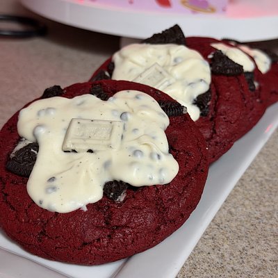 Red Velvet Stuffed Oreo topped w/ Cookie And Ceeam