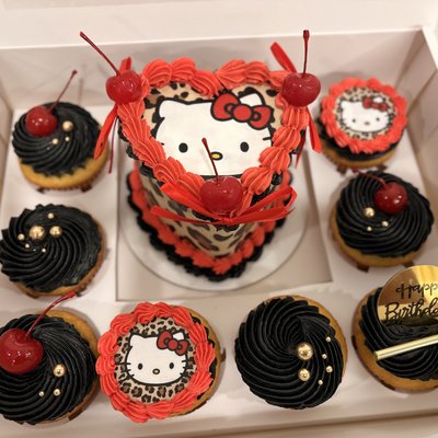 6” Tall Cake + 8 Cupcakes