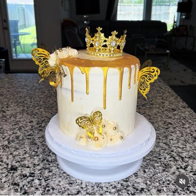 Round 3 Layer 8 Inch Cake ( Base Price )