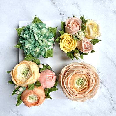 Box Of 4 Floral Cupcakes (Clear Box)