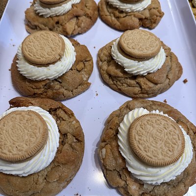 Lemon Oreo Cookies