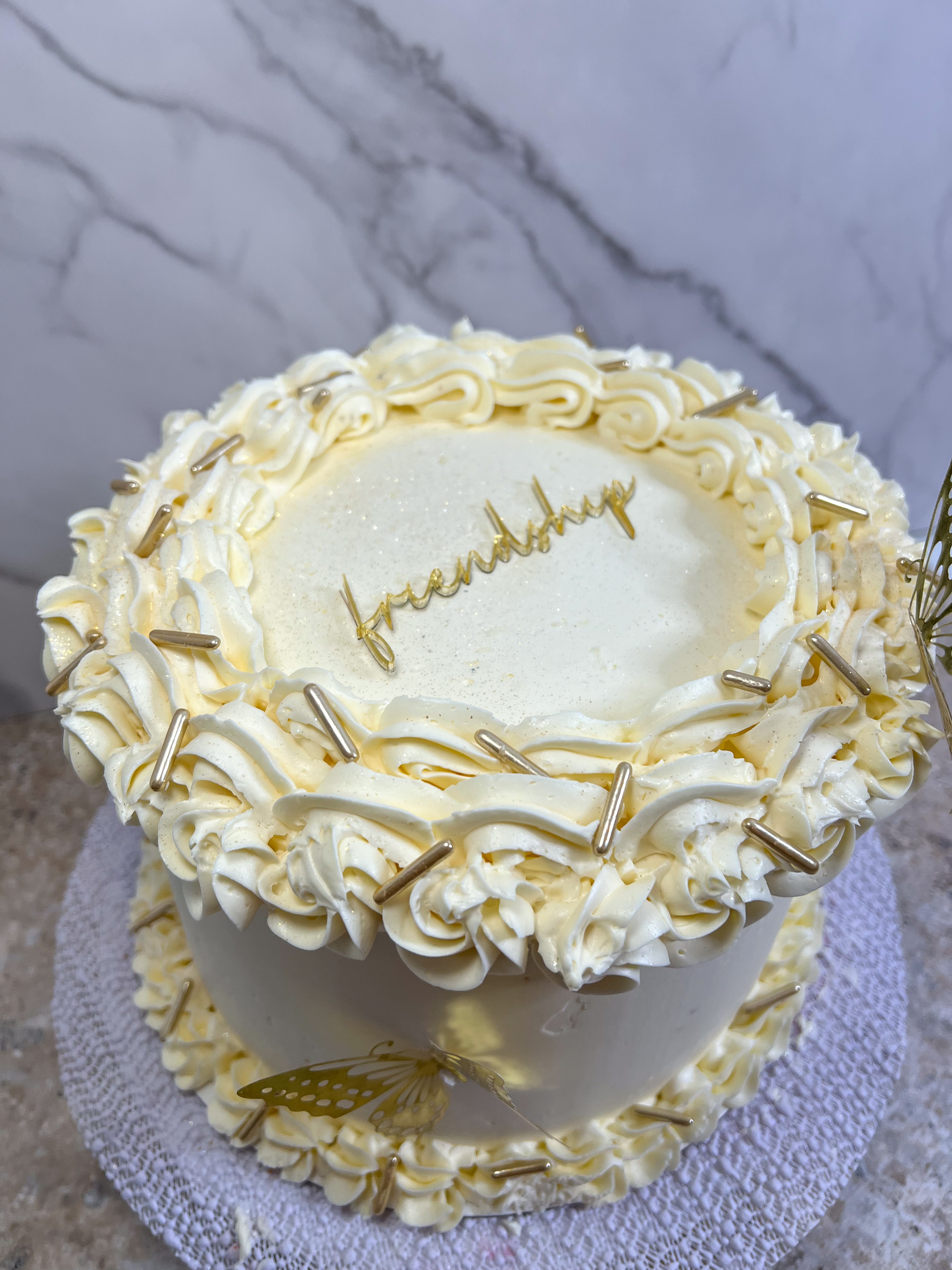 6” Round Cake (serves Up To 15 People)