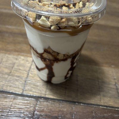 Snickers Yogurt Parfait 