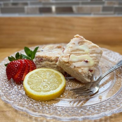 Strawberry Lemon Blondies 