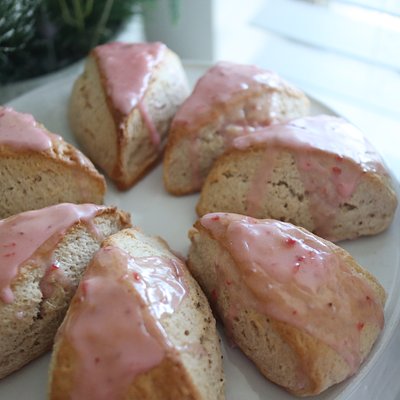 Traditional Scones *Strawberry 