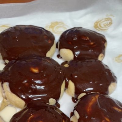 Chocolate Honey buns