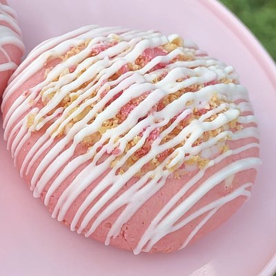 Strawberry Crunch Cookie