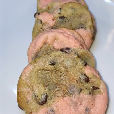Strawberry Chocolate Chip Cookies