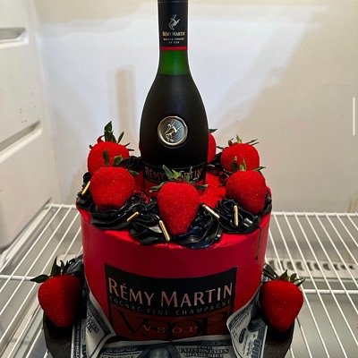 Remy Martin Cake With Strawberries 