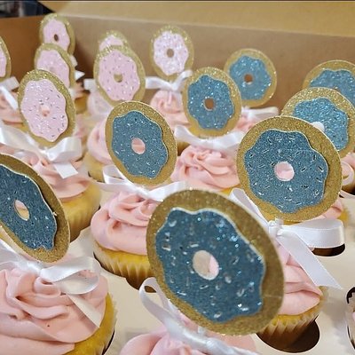 Buttercream Cupcakes With Non Edible Custom Toppers