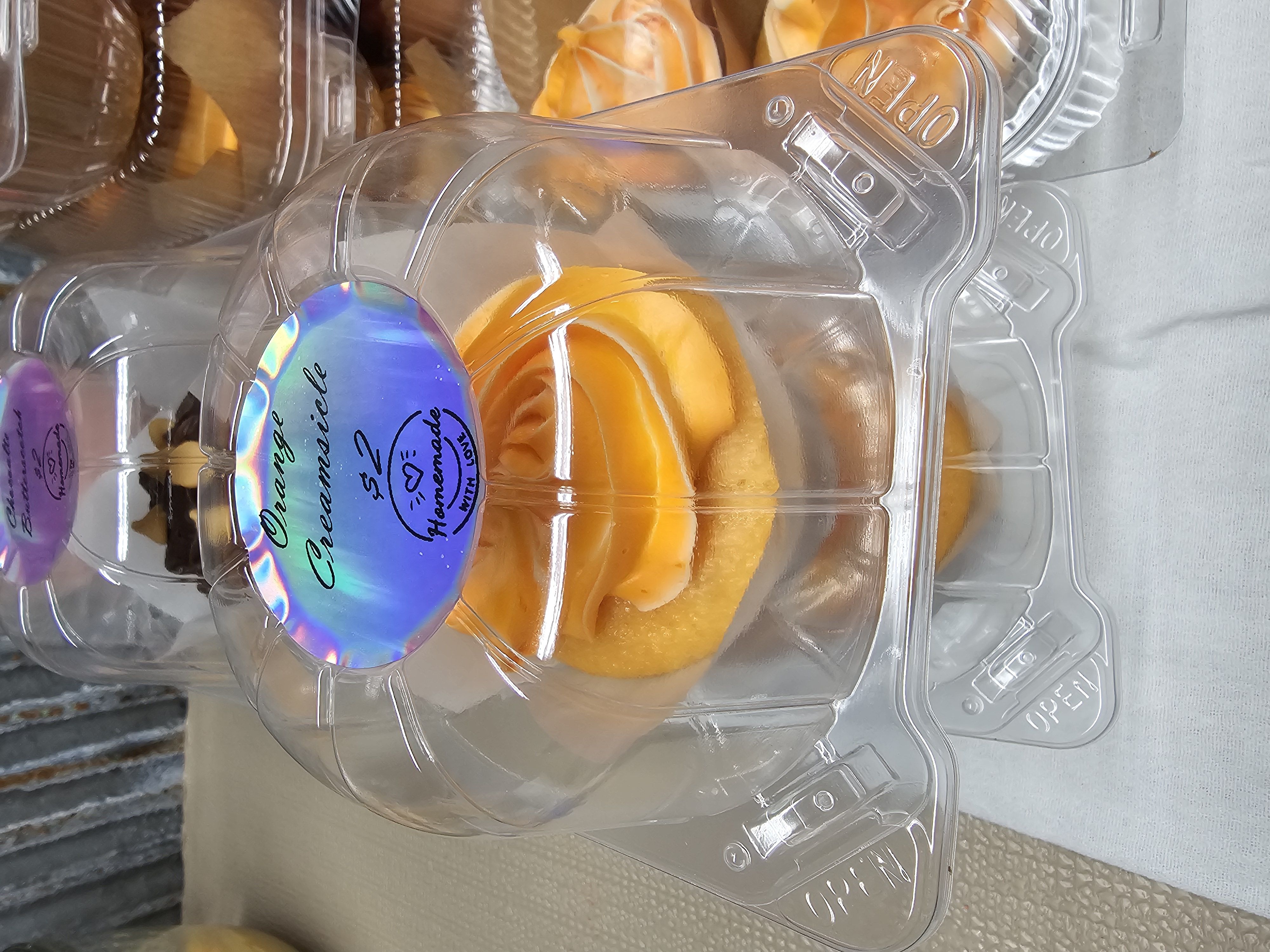 Individual cupcakes Choose a flavor