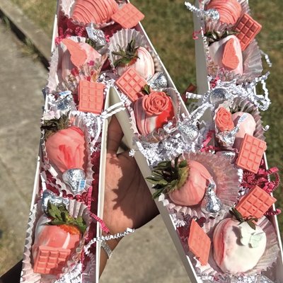 Letter Or Number Strawberry Boxes