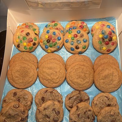 1 Dozen Reg. Sized Variety Platter
