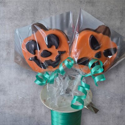 Caramel Pumpkin Lollipops