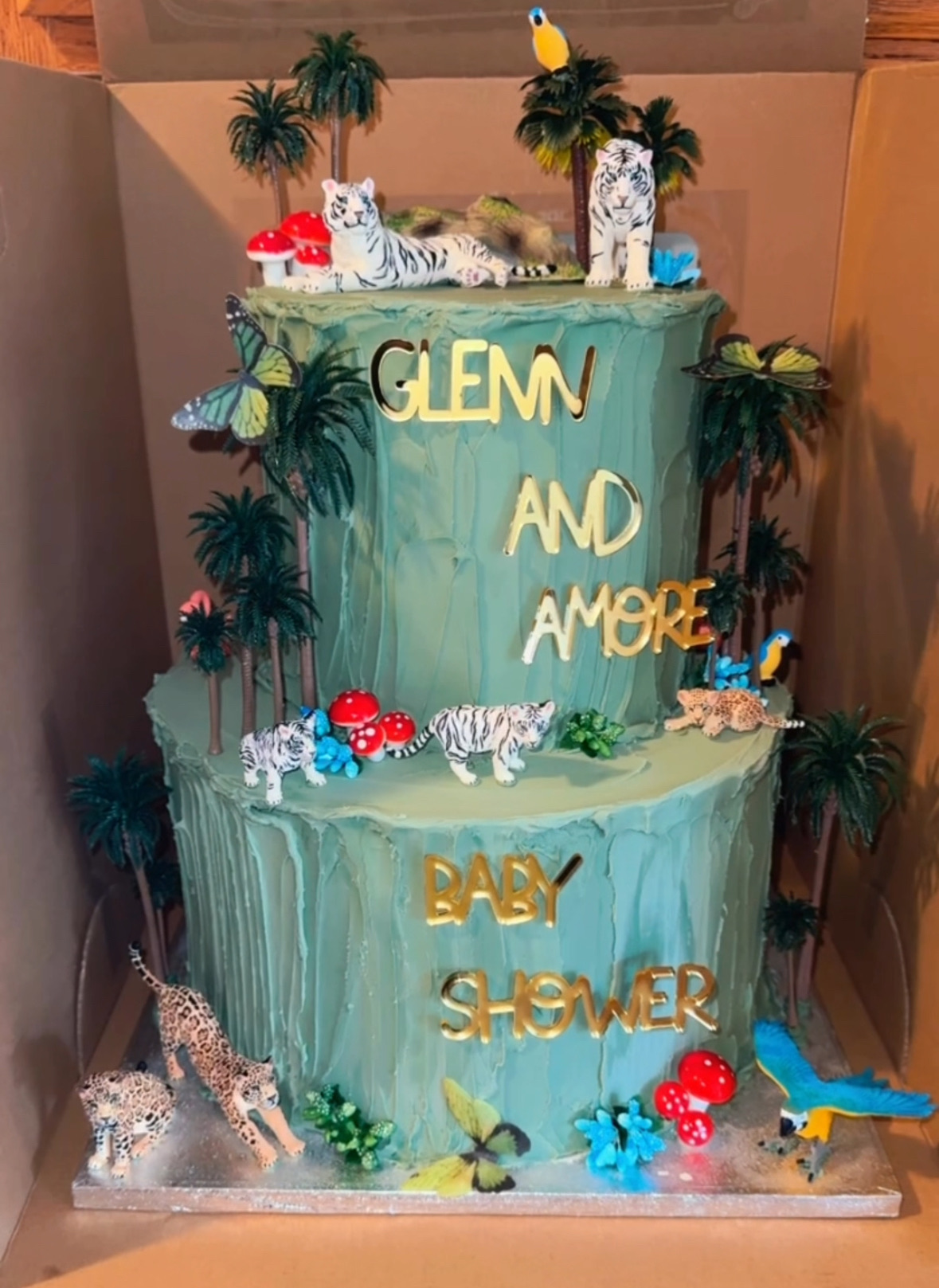 Two Tiered Cake (8 & 12inch) 