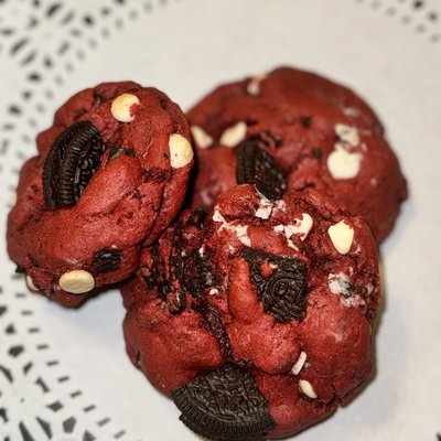 NEW! Red velvet Oreo Cookies 