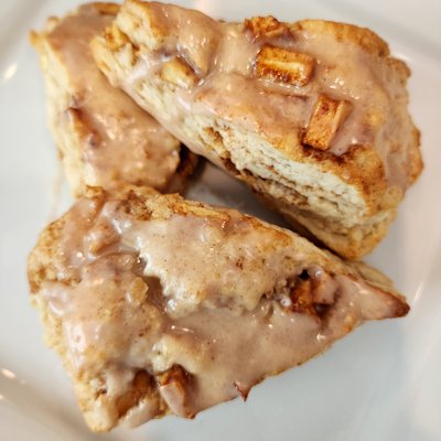 Sourdough Apple Cinnamon Scones 4 Count 