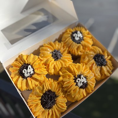 Half Dozen Custom Cupcakes