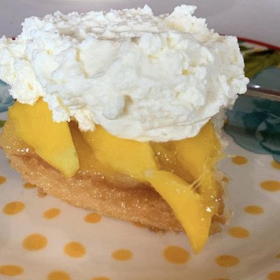 Mango Almond Cake with fresh local mangos 🥭 