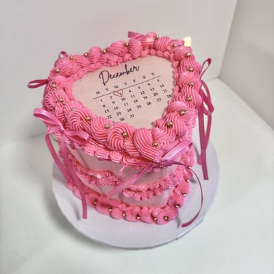 6in Heart Cake (feeds 10-15)