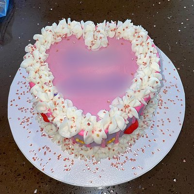 096. Heart Cake *Small Buttercream ~13 Servings
