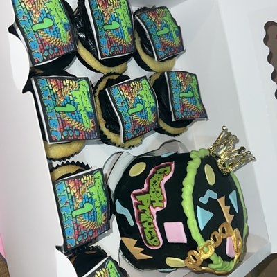 4 Inch Bento Cake Box With Cupcakes  (8 Cupcakes)