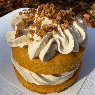 Pumpkin Spice & Walnut Mini Cake 
