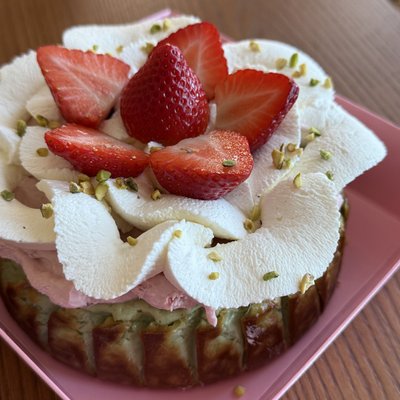 💚Pistachio Strawberry 6"