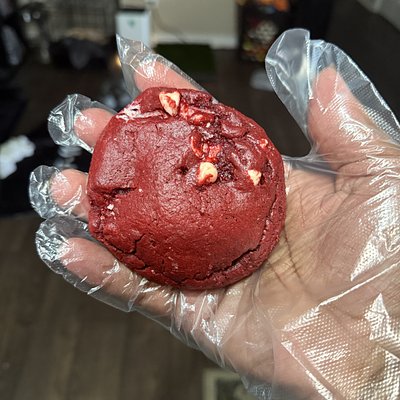 Red Velvet Stuffed Cookies 