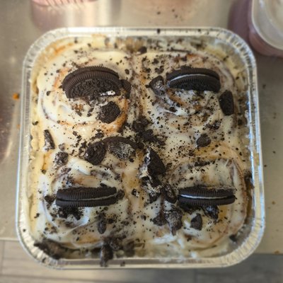 Cookies N Cream Cinnamom Rolls