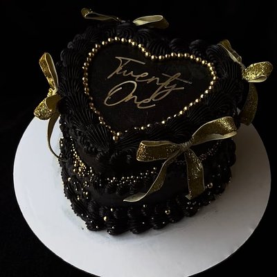 8” Heart Cake