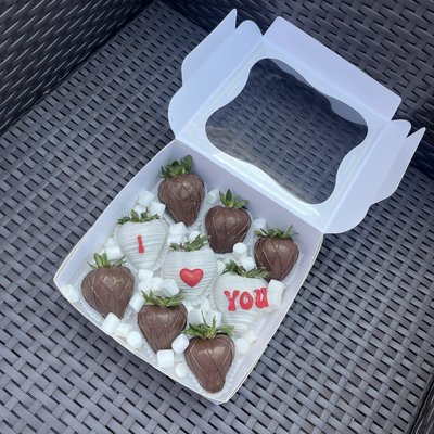 9ct Chocolate Strawberries 